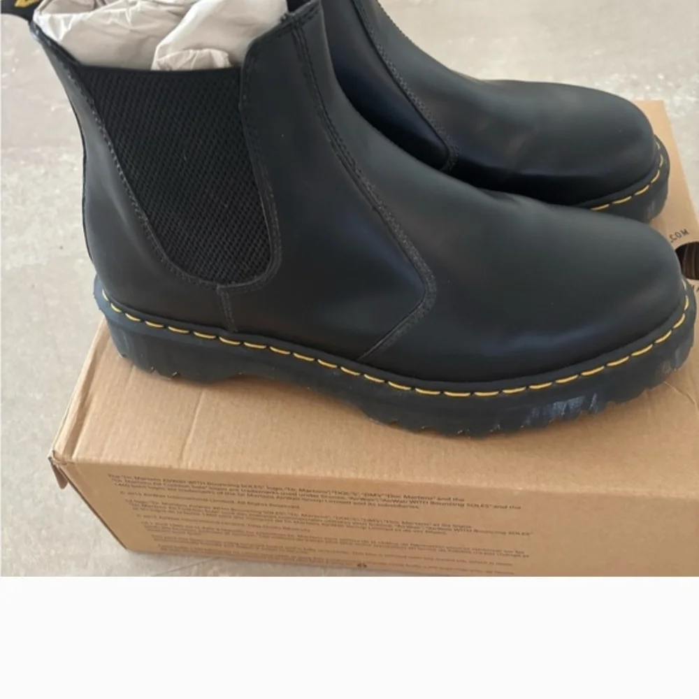 Dr. Martens Leather Chelsea Boots 2976 Bex Smooth - Picture 10 of 10